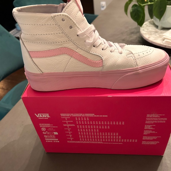 Limited Edition - Barbie x Vans White & Pink High-Top Sneakers in original box - Picture 8 of 12